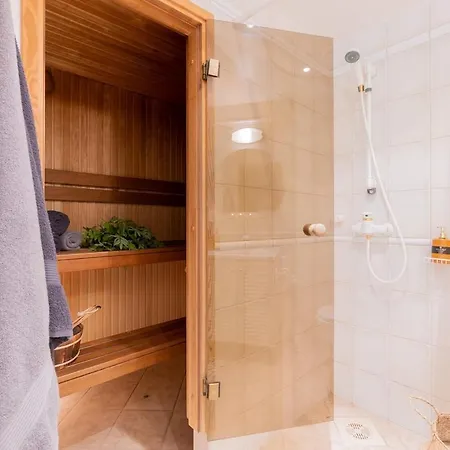 With Sauna And Private Terrace * פארנו